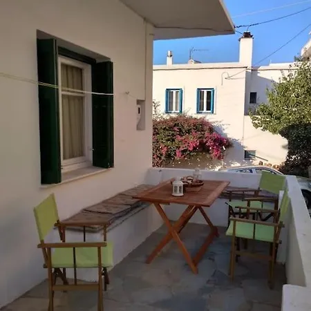 Small And Cosy Summer House In Chora Σπίτι διακοπών *